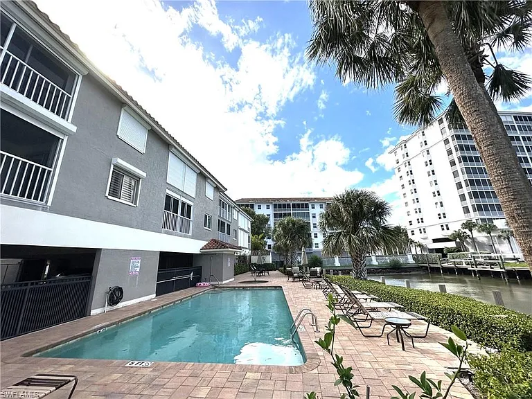9101 Vanderbilt Dr #304 — Photo 26