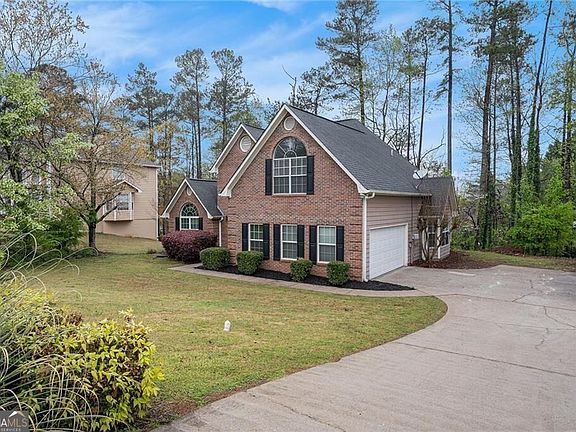 3rd image of 322 Fernhill Ct