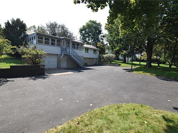 5th image of 122 E Elizabeth Ave