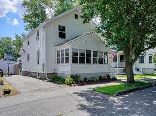 19 Riverside St, Danvers, MA 01923