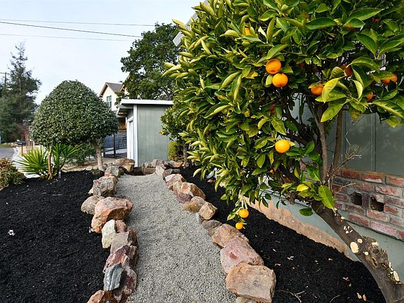 5th image of 70 Julian Ave