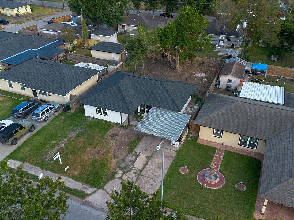 1st image of 811 Gober St