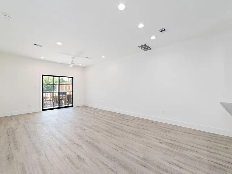 11924 N Hoa Sen Cir — Photo 19