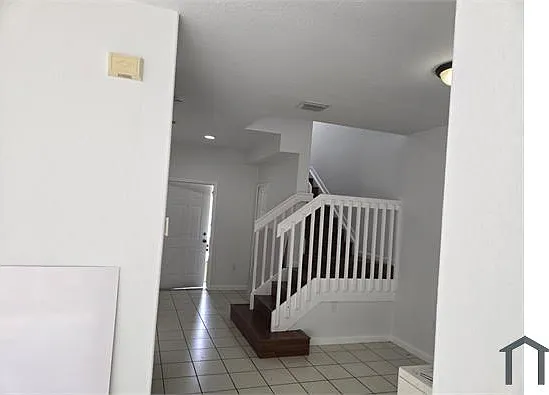 1407 SE 24th Ct — Photo 4