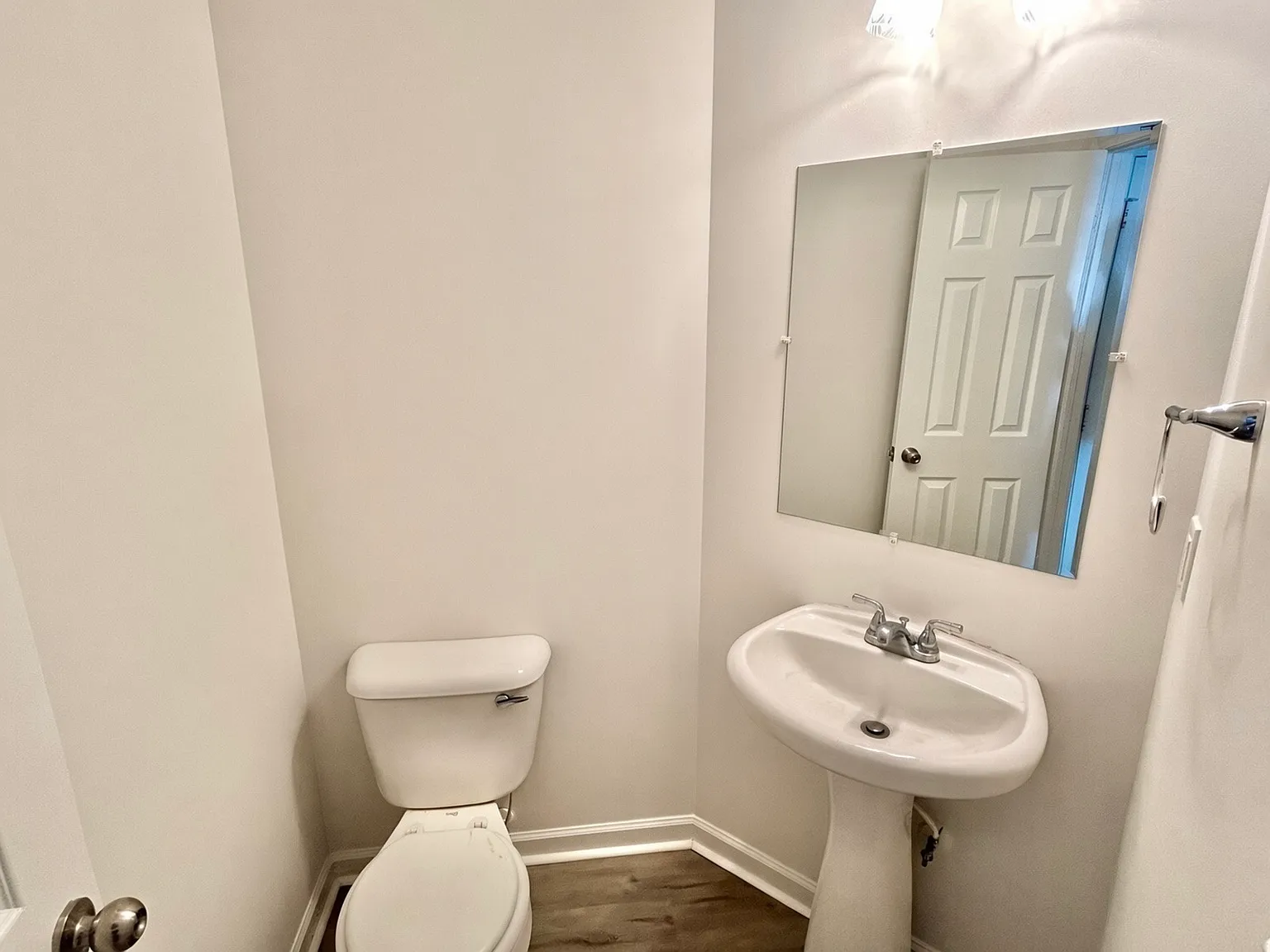 3 bed, 2.5 bath, 1506 sqft, $1,860 — Photo 2