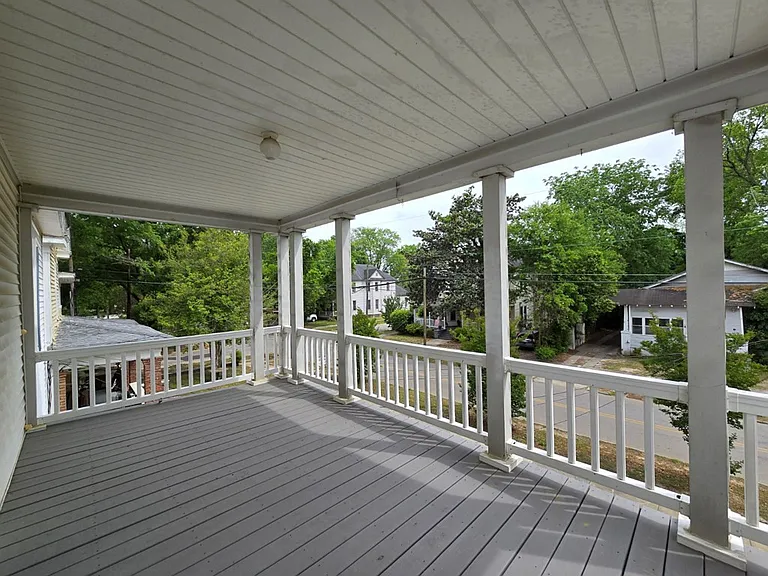 403 W Hampton Ave — Photo 2