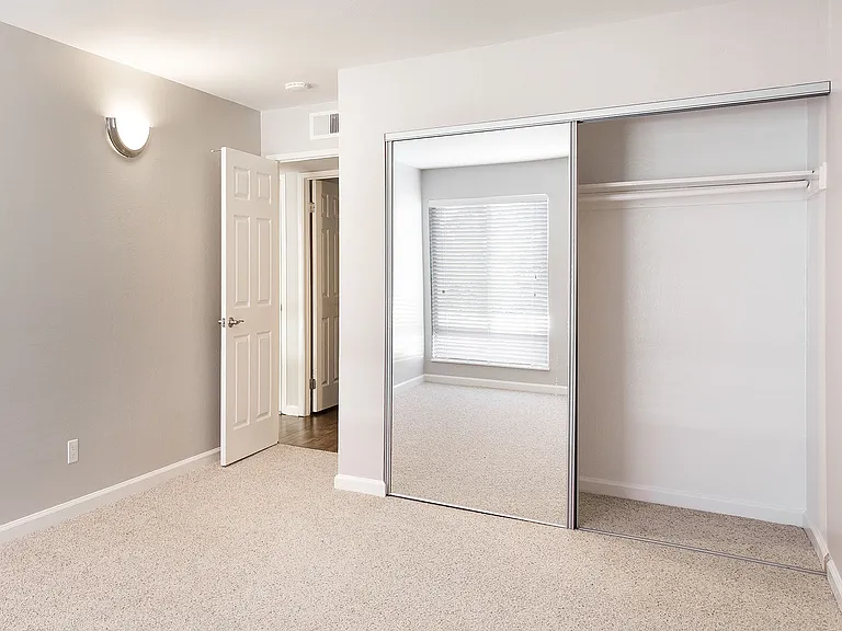 1435 Creekside Dr — Photo 11