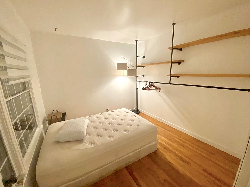 2nd image of 6959 Oak Park Ave #8