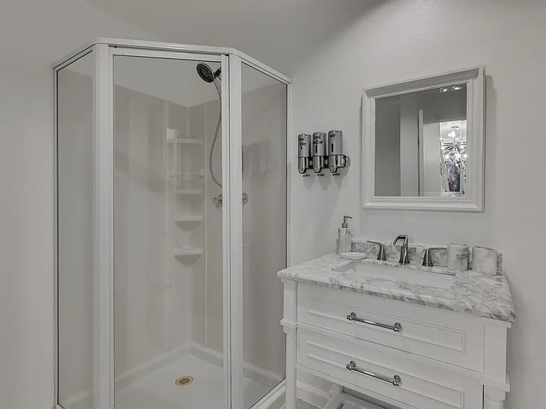 6319 Windmill Cir — Photo 23