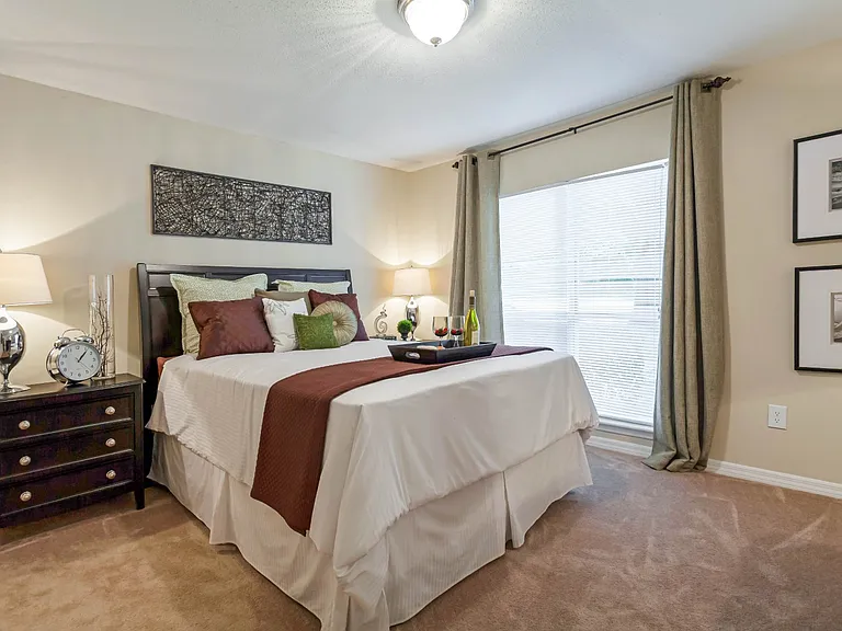 Highland Oaks Apartments — Photo 16