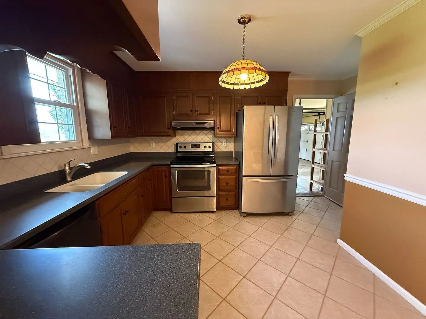 Myerstown 3 bedroom 2 bath brick ranch in Lynncrest — Photo 3