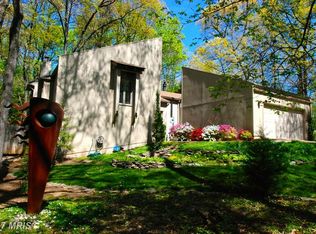 2472 Freetown Dr, Reston, VA 20191