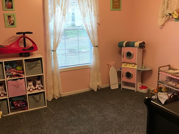 5th image of 109 Westwood Pl