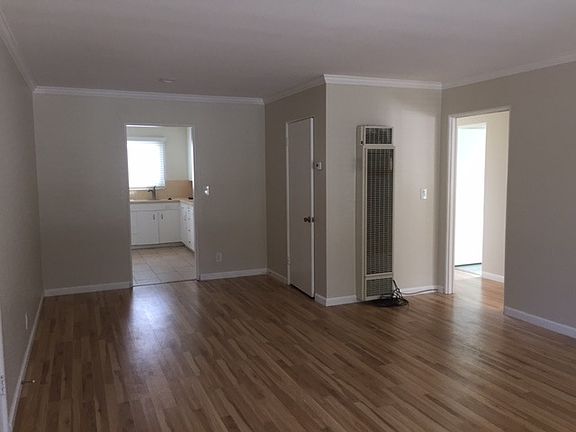 2nd image of 118 E Sola St