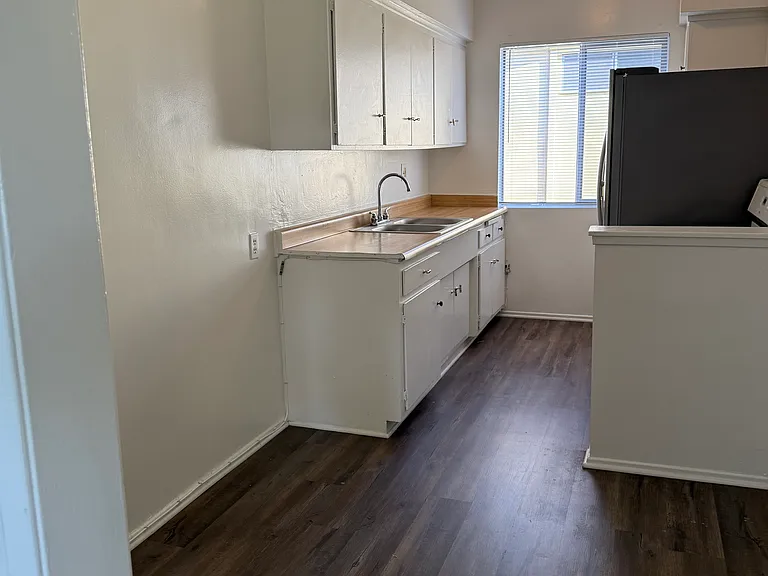 SEP-BUR APARTMENTS — Photo 18