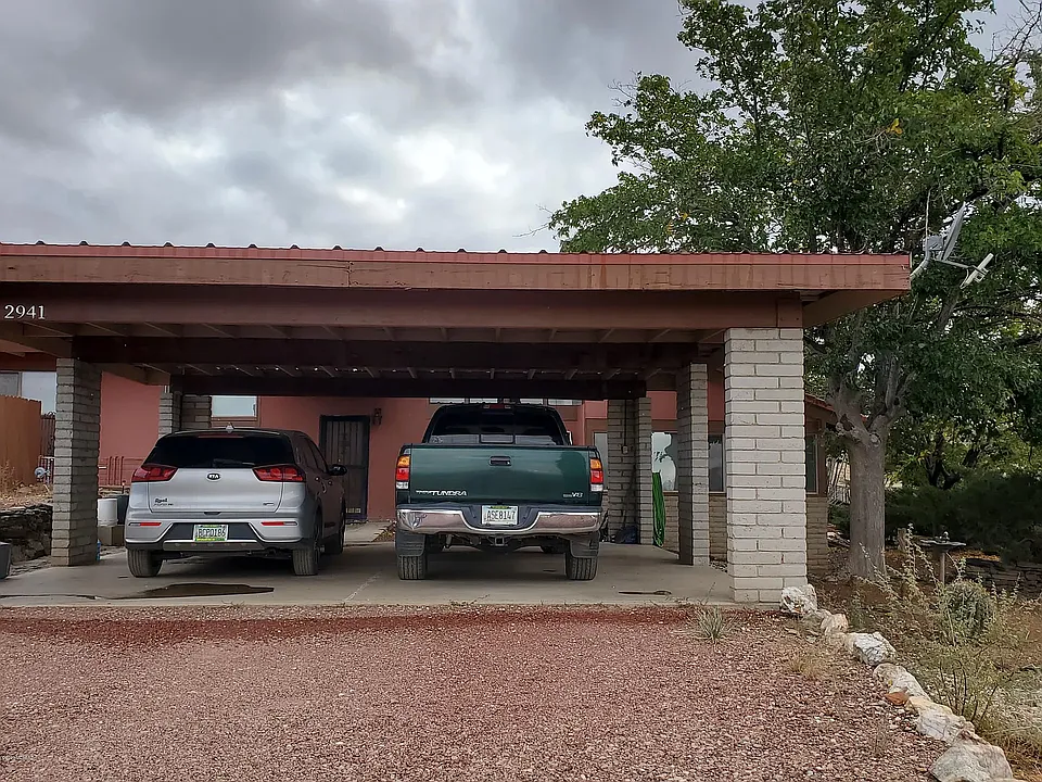 2941 E Road Runner Hl
