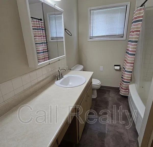 5227 N Crestline St — Photo 7
