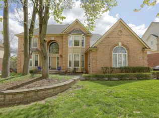2007 Mapleridge Rd, Rochester Hills, MI 48309