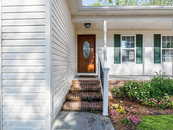 3rd image of 625 Blue Jean Road