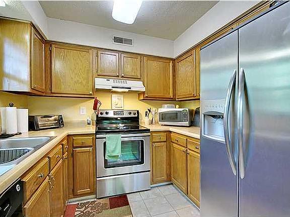 5th image of 1031 Village Creek Ln