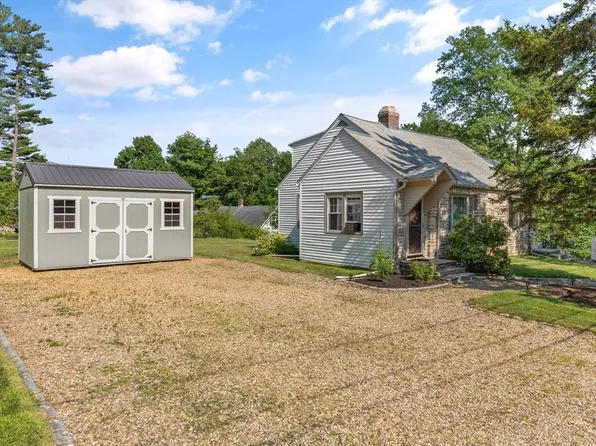 8 Harding St, Leicester, MA 01524