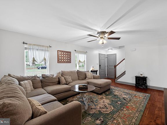 2nd image of 260 Harris Ave