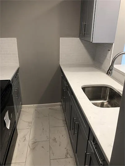 127 Watson Ave - B-3 — Photo 3