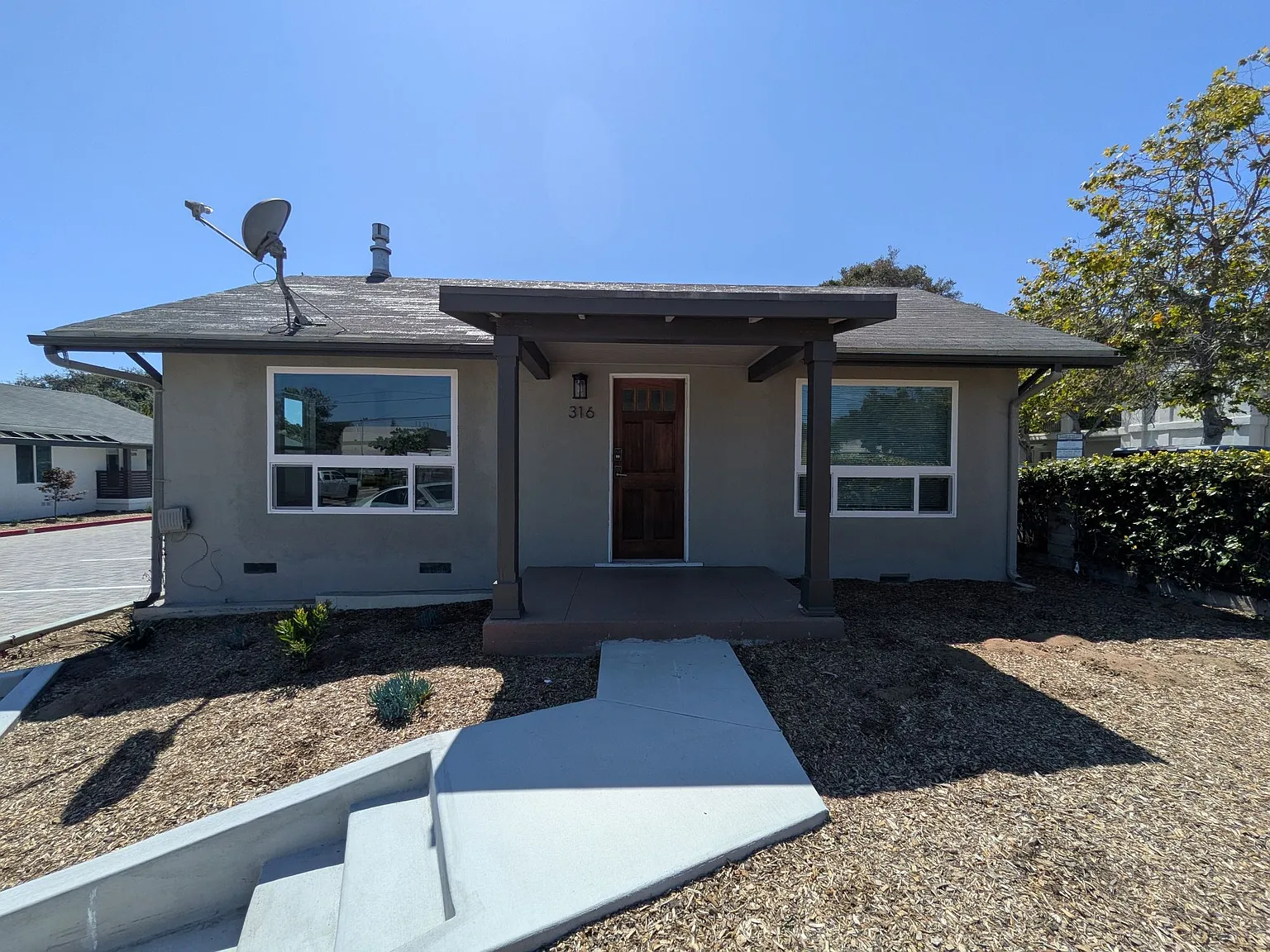 2 bed, $3,000 — Photo 1