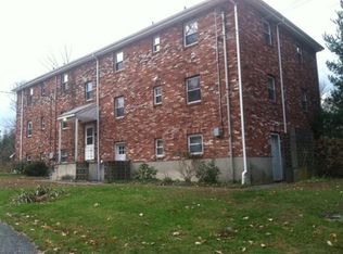 51 Burnap Rd APT 1, Holliston, MA 01746