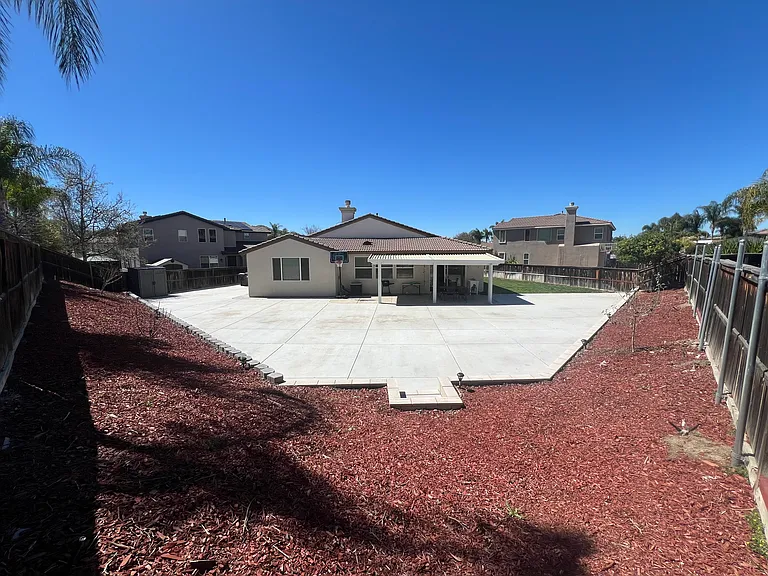 27922 Crescent Ct — Photo 4