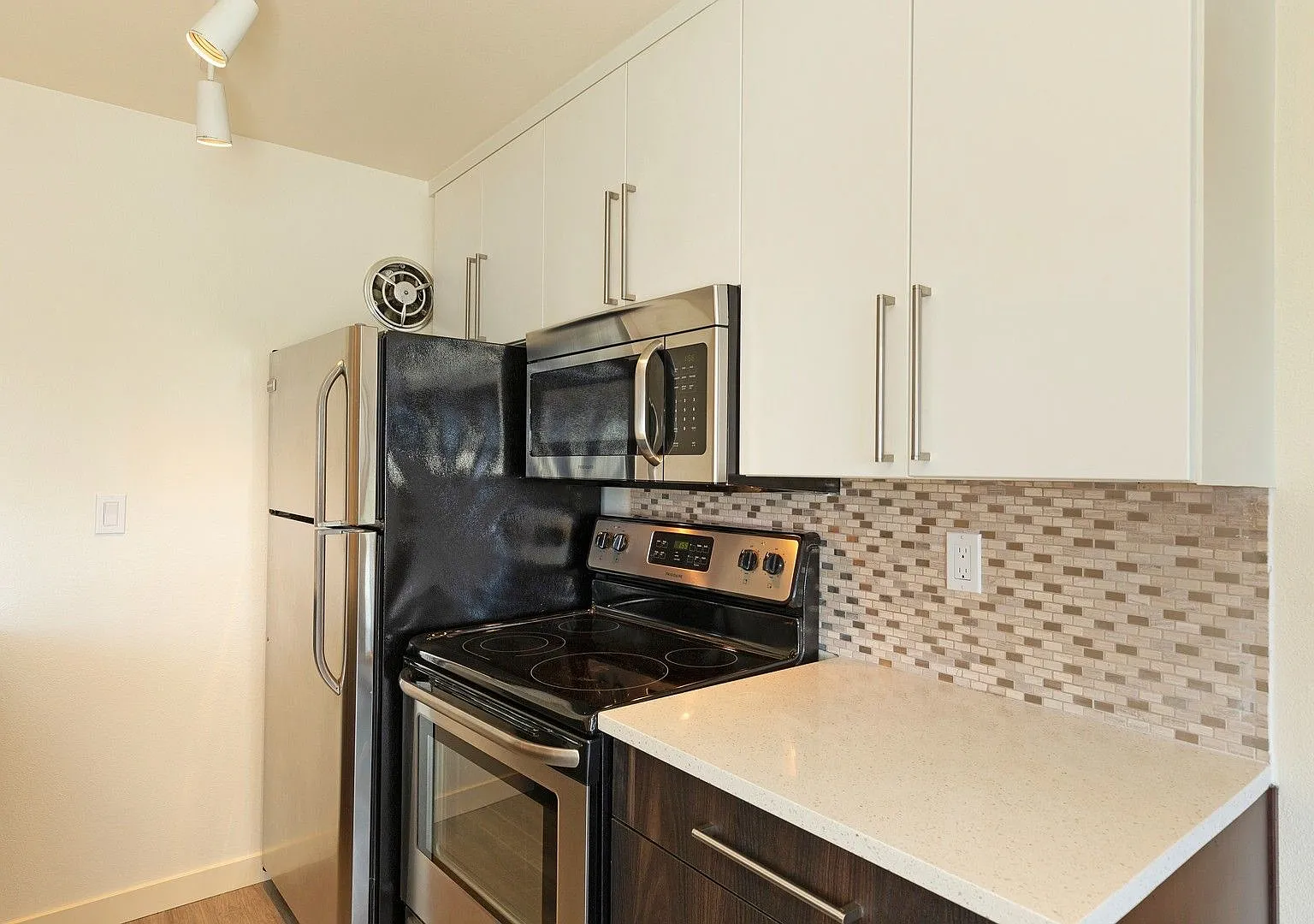 Camden Apartments — Photo 2