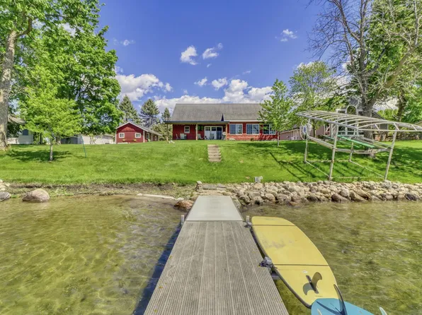 290 Shorewood Dr, Detroit Lakes, MN 56501