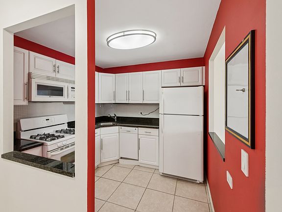 3rd image of 400 E Randolph St APT 2502
