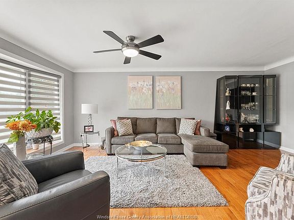 2nd image of 2550 Dandurand Ave
