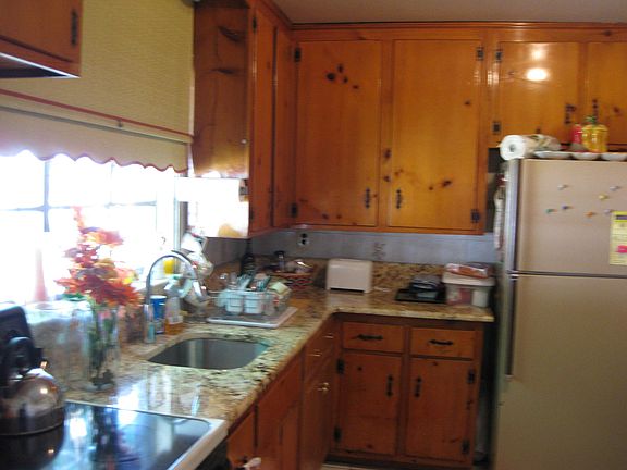 5th image of 2282 Baylis Ave