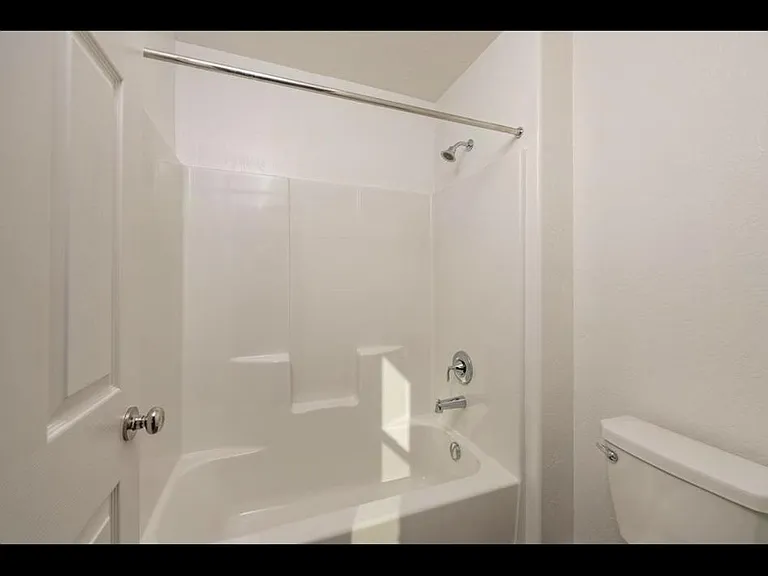 6698 E Adena Ave — Photo 2