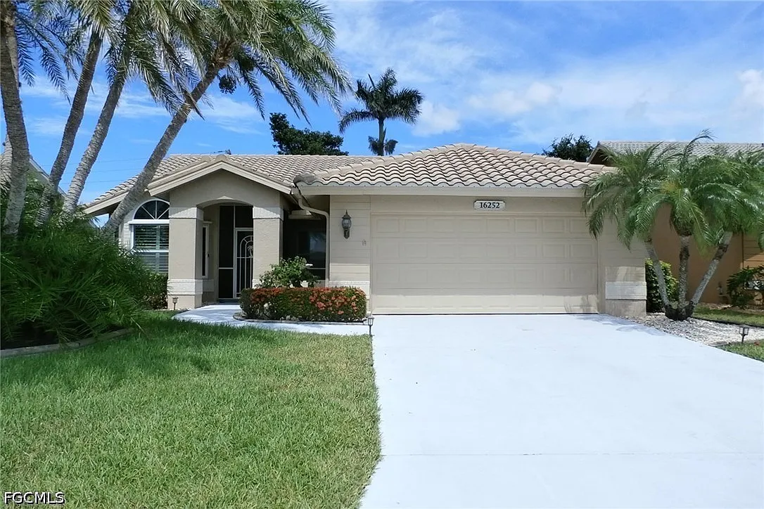 2 bed, 2.0 bath, 1515 sqft, $6,000 — Photo 2