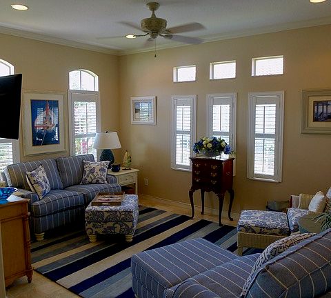 Greeting/reading room.