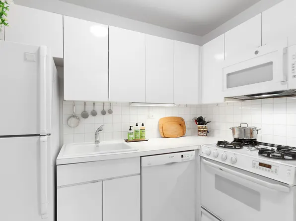 420 East 72nd Street image 4 of 7