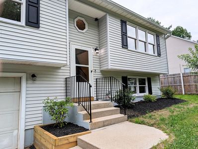 22 Pine Needle Ln, Springfield, MA, 01118