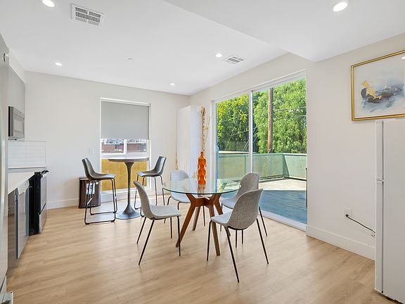 5th image of 3105 S Normandie Ave #B2