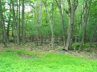 Cottonwood Ct, Milford, PA 18337