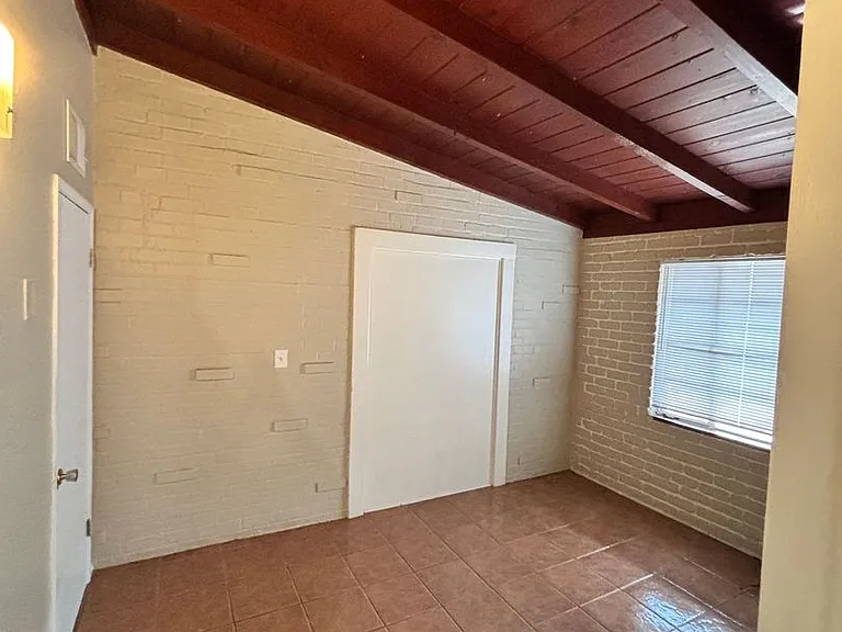 3248 E Edison St #1 — Photo 4