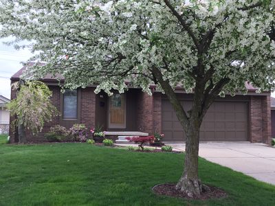 22432 Benjamin St, Saint Clair Shores, MI, 48081