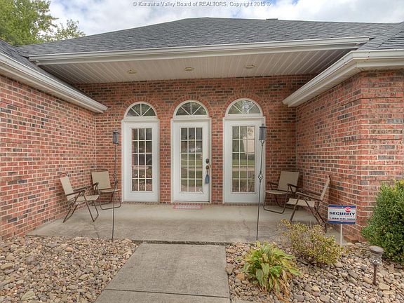 4th image of 58 Shannon Dr