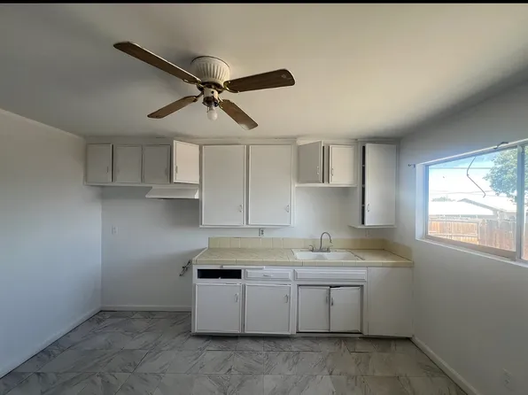 406 1/2 Buchanan St #406, Taft, CA 93268