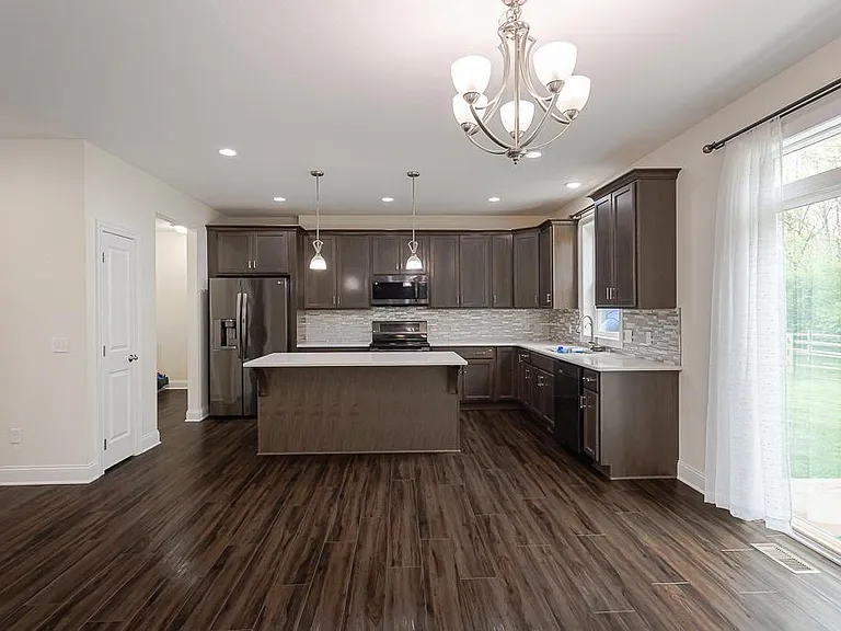 114 Valley Hall Dr — Photo 8