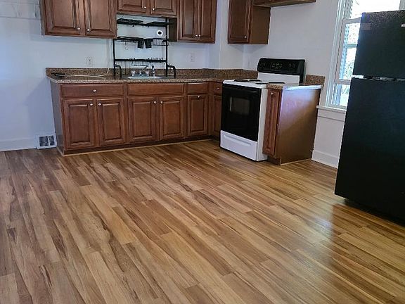 3rd image of 425 Mount Vernon Ave