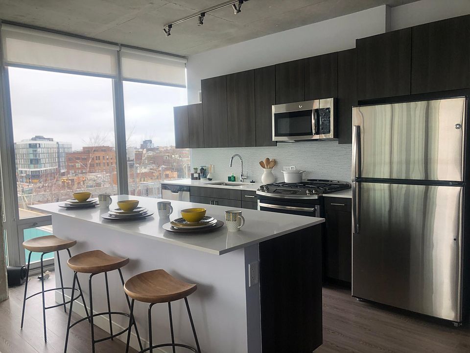 1st image of 965 W Chicago Ave #1001
