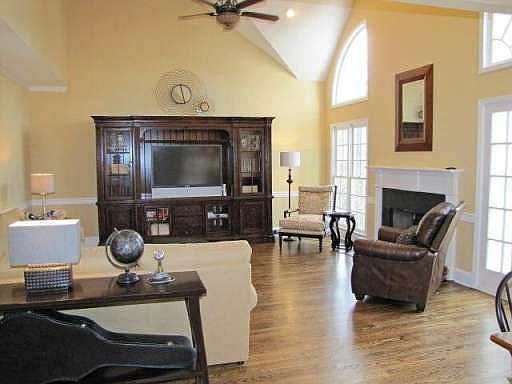 5th image of 316 Corrigan Trce